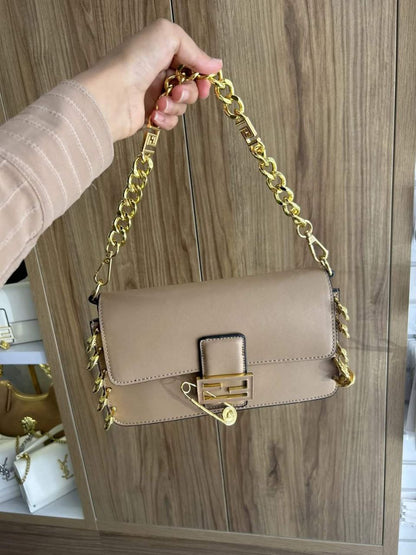 فِندي (FENDI)
