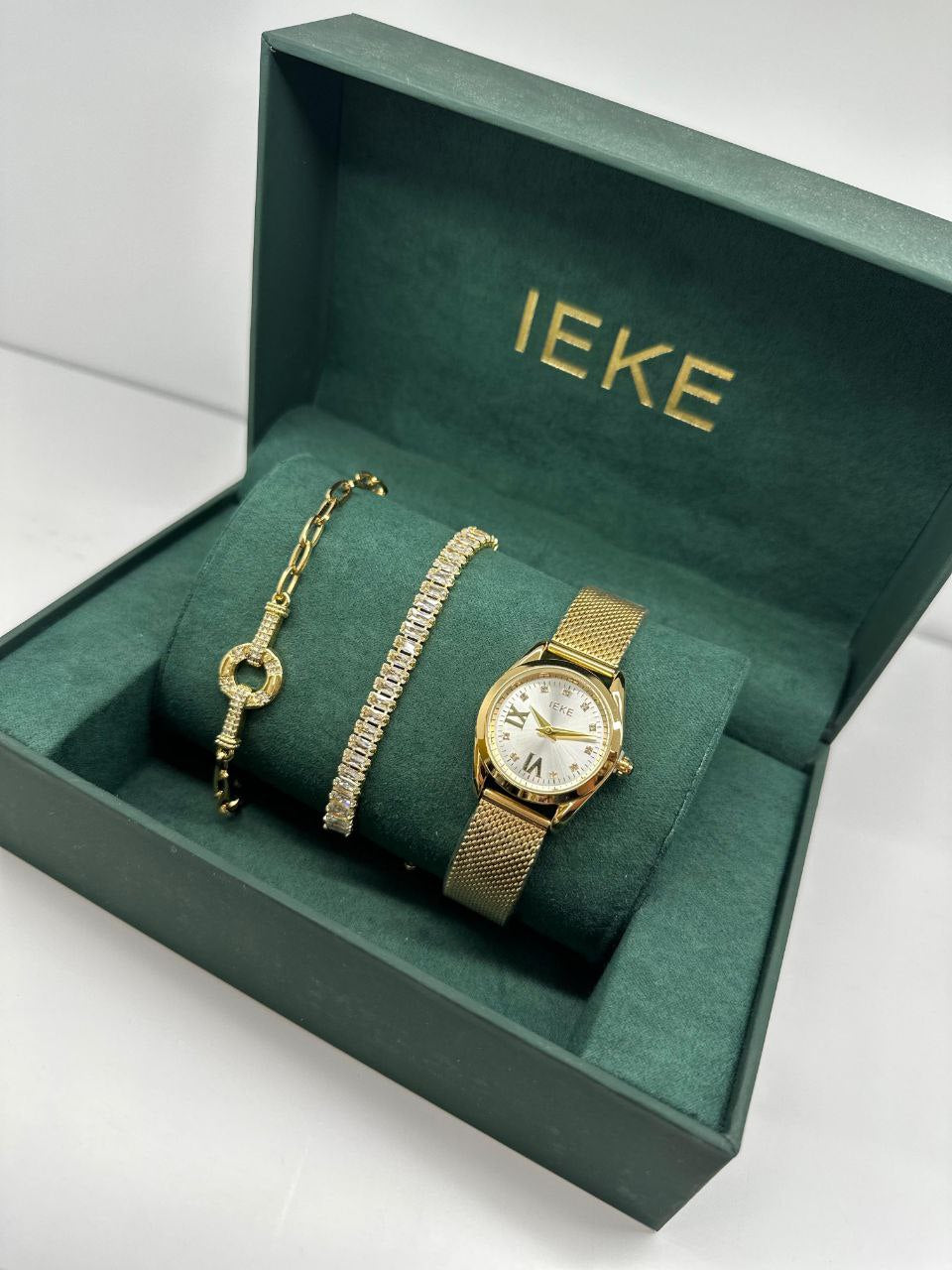 IEKE طقم