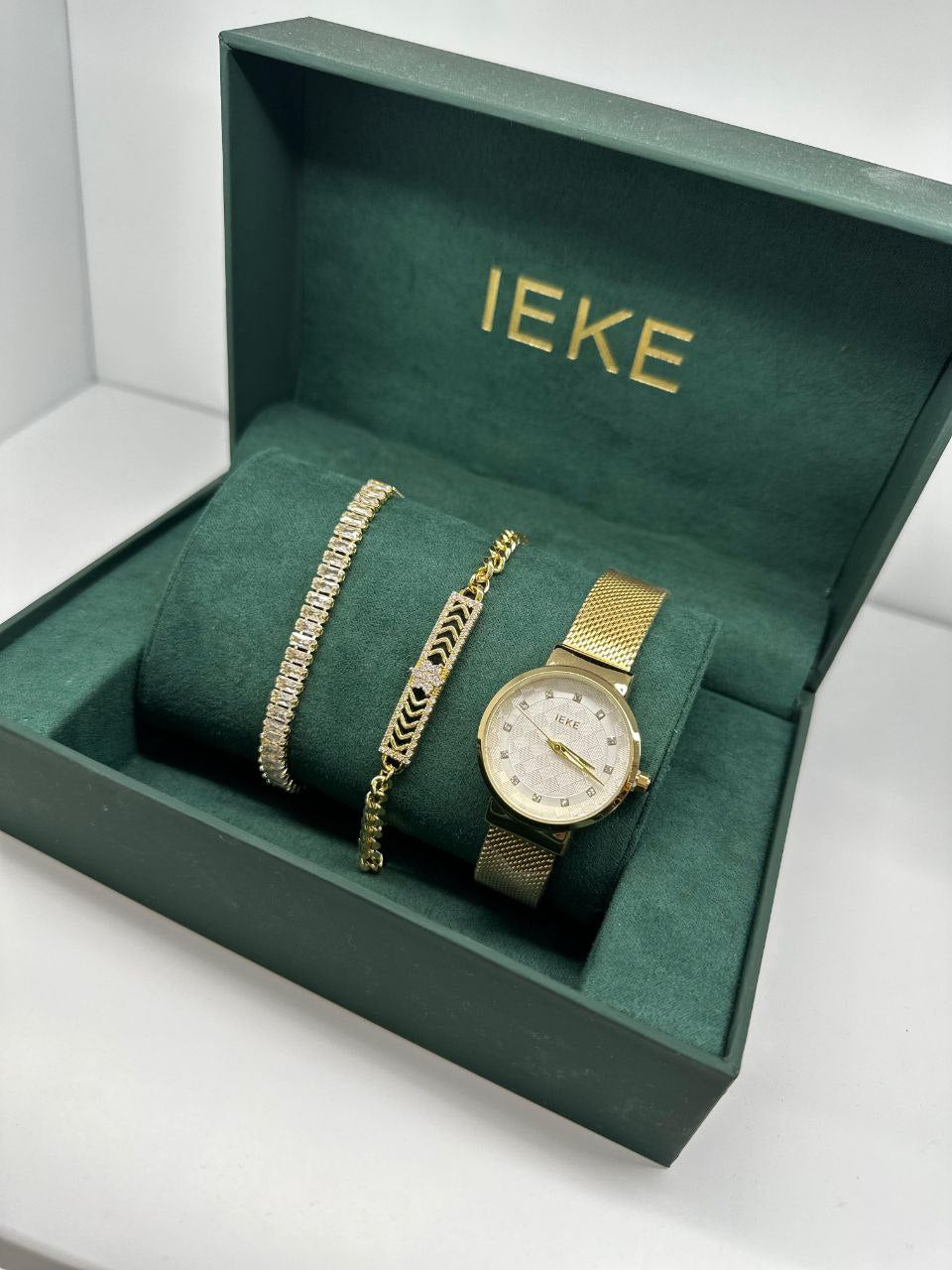 IEKE طقم