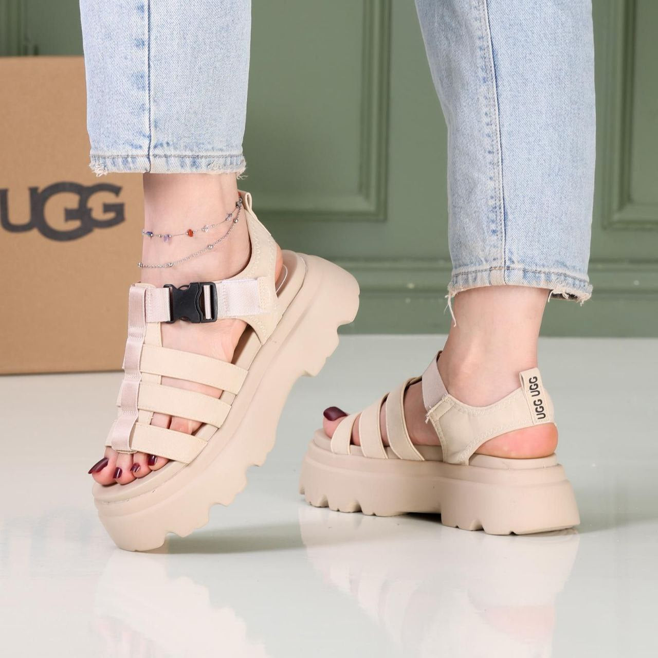 UGG