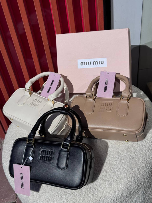 شنط من MIU MIU