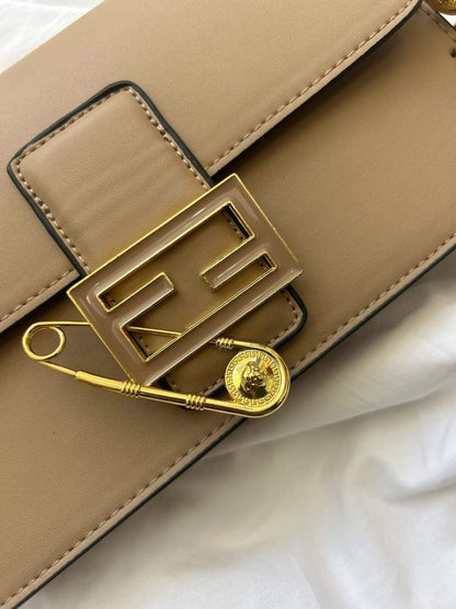 فِندي (FENDI)