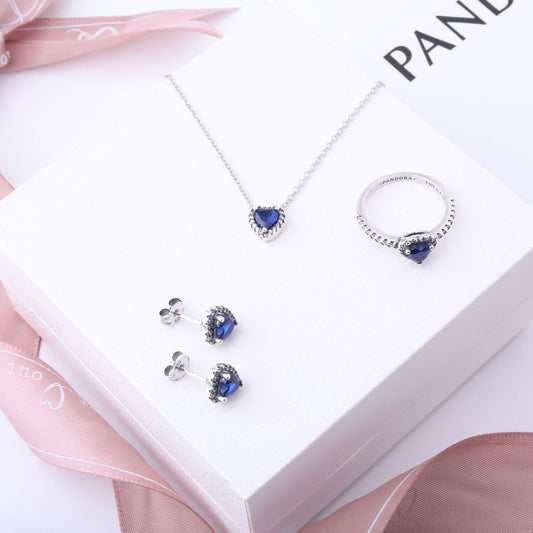 طقم PANDORA القلب 
7 الوان متوفره 
شامل تغليف ، وجميع أوراق الكفاله