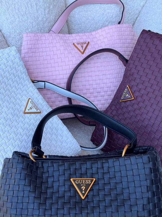 شنط منGuess