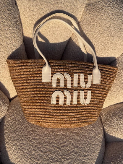 شنط MIU MIU قش