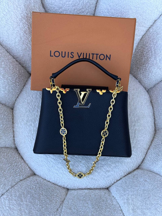 شنط من LV
