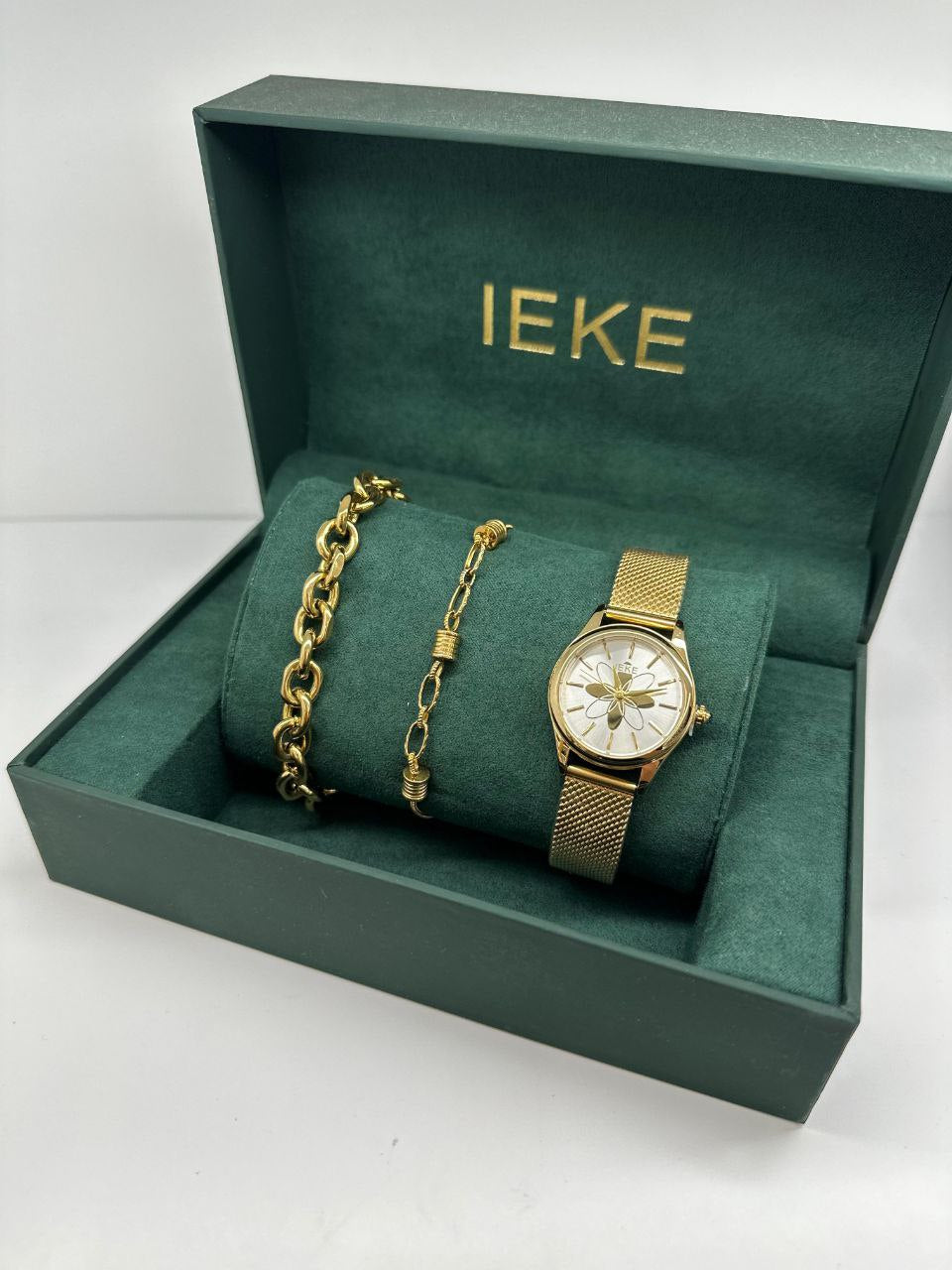 IEKE طقم