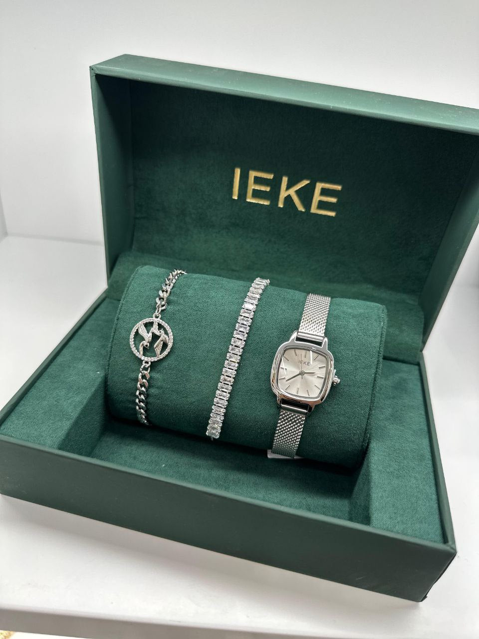 IEKE طقم