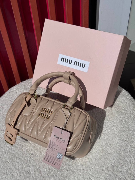 MIU MIU شنط من