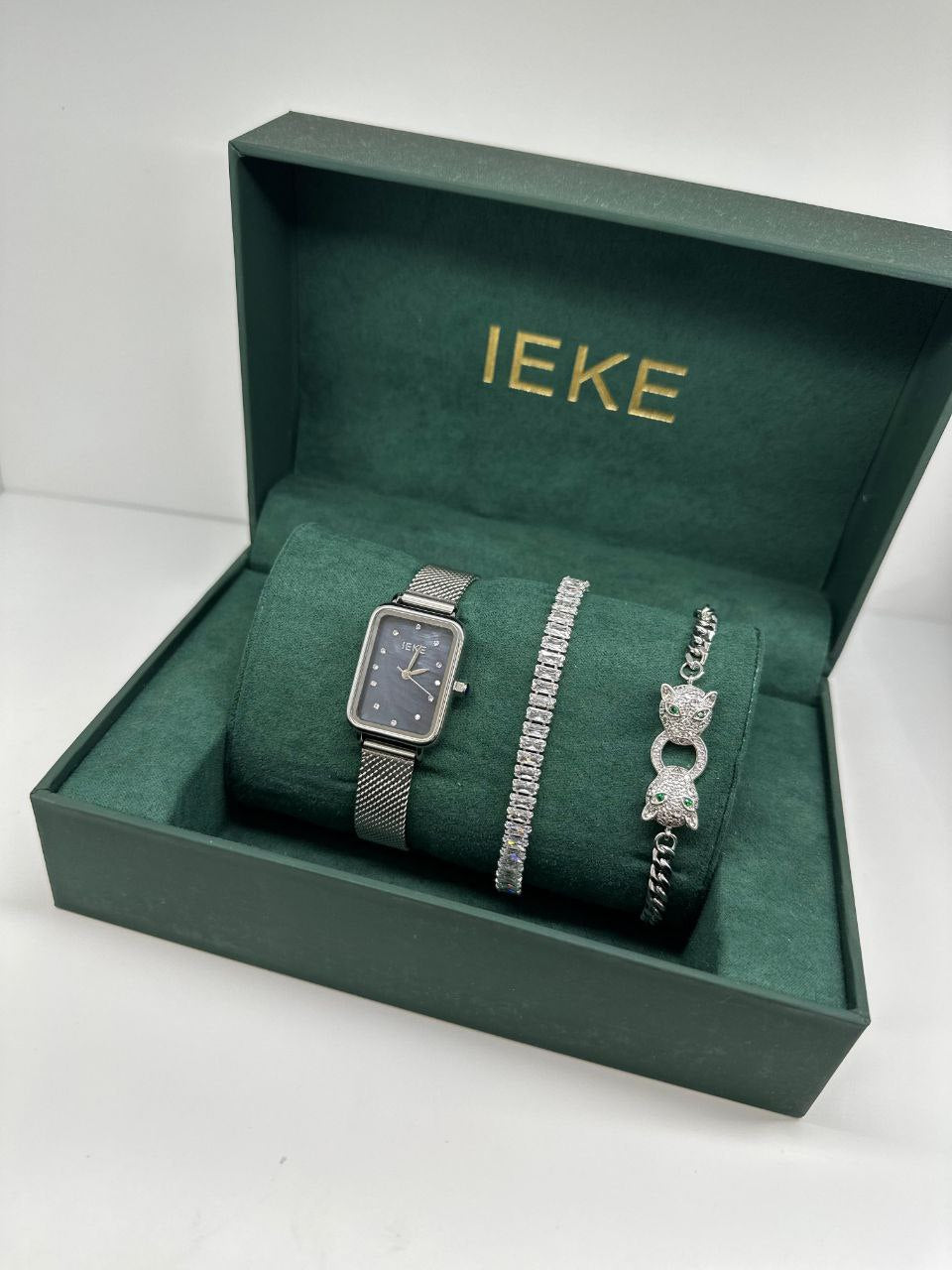 IEKE طقم