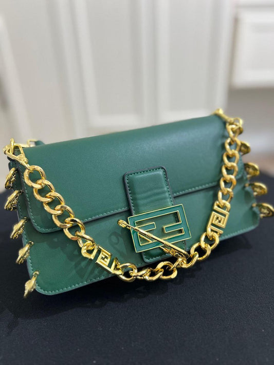 فِندي (FENDI)