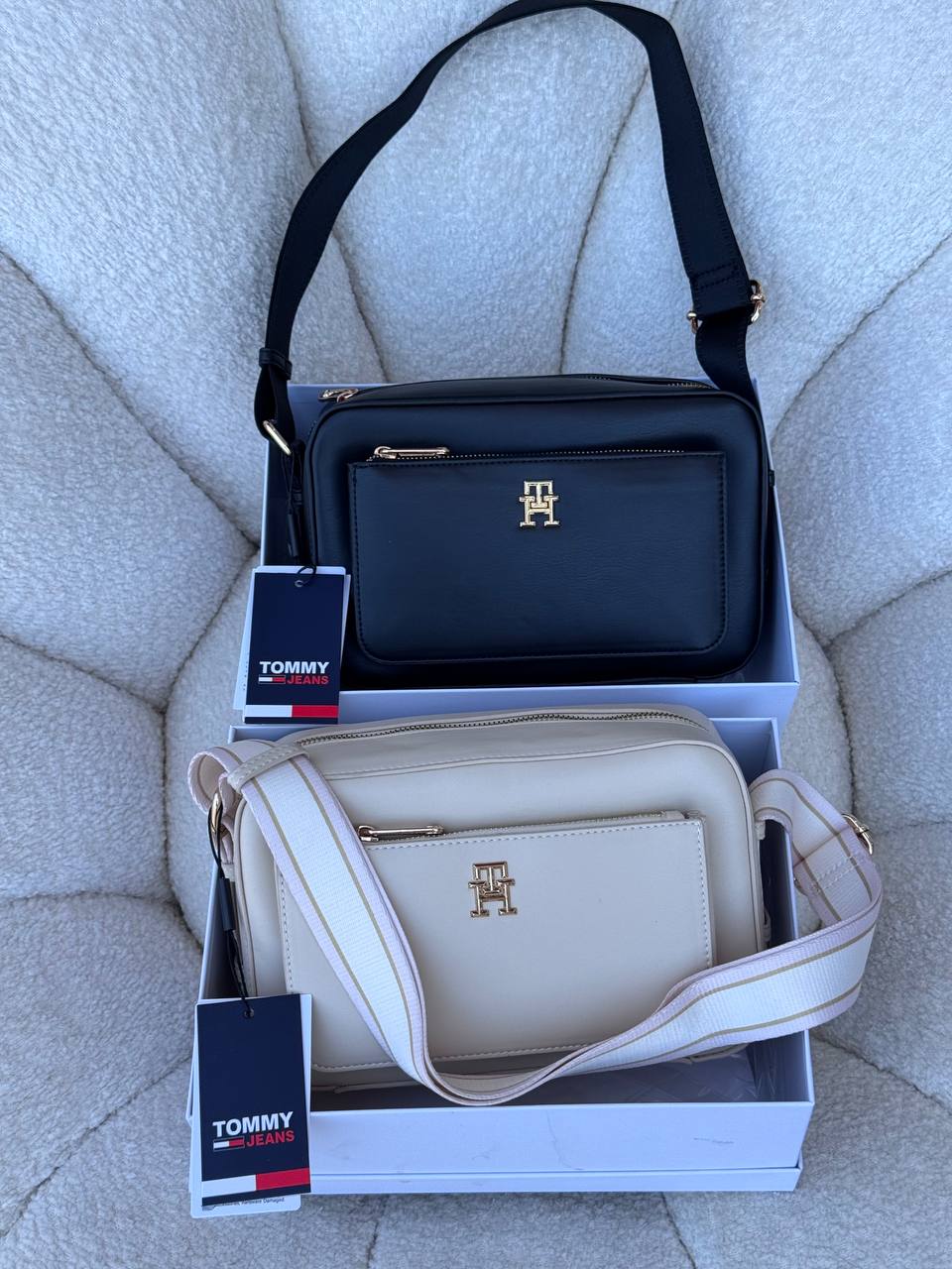 Tommy شنط من