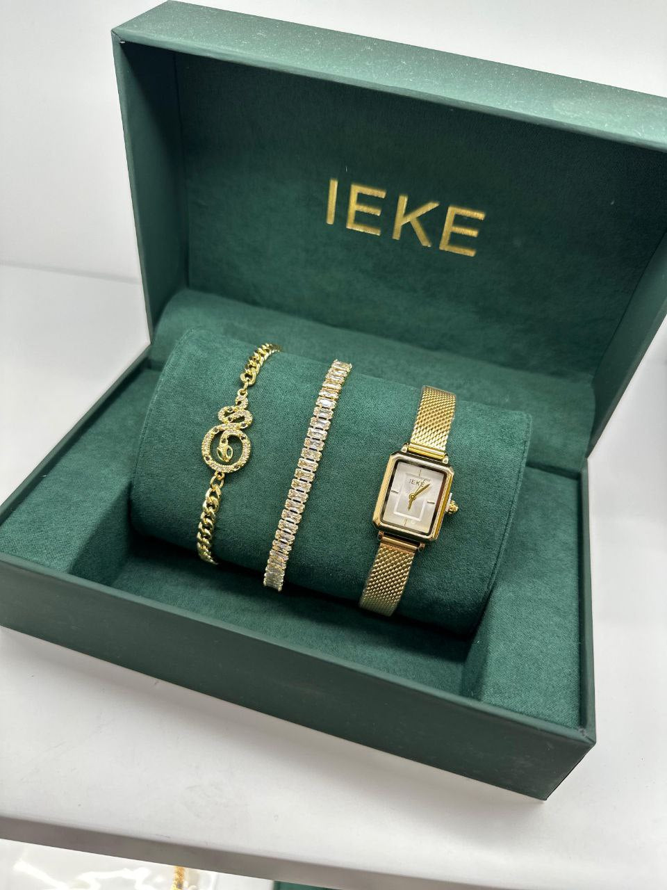 IEKE طقم