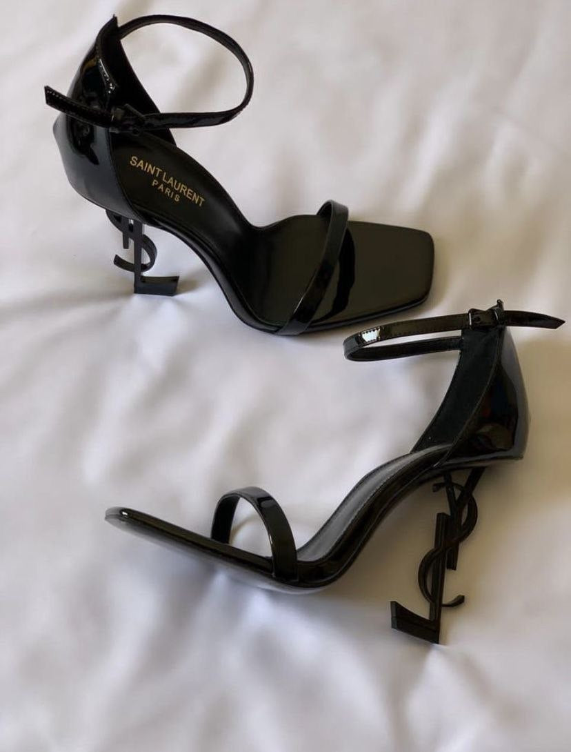 SAINT LAURENT