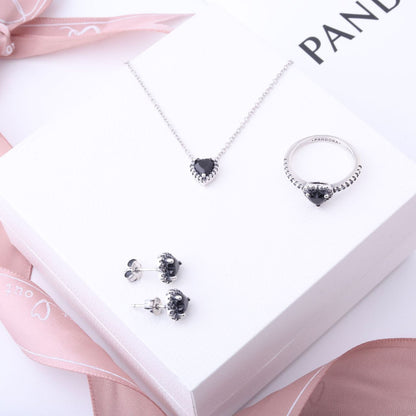 طقم PANDORA القلب 
7 الوان متوفره 
شامل تغليف ، وجميع أوراق الكفاله