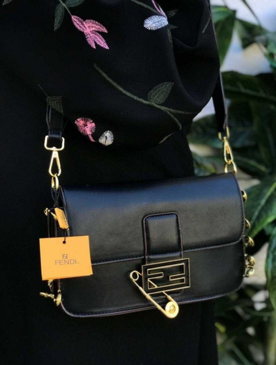 فِندي (FENDI)