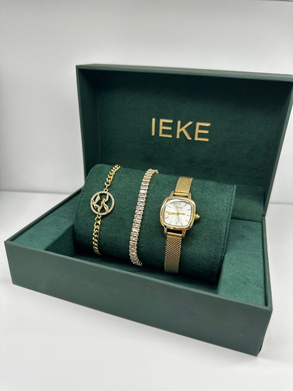 IEKE طقم